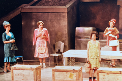 «Les Belles-soeurs», Pierrette Robitaille. Micheline Bernard, Marie-Hélène Gagnon, Angèle Coutu, , 1984. Photo: Guy Caufoppé.