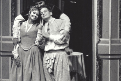 «Les femmes savantes», Marie-Christine Perreault, Simon Fortin, Jacques Lessard. Derrière: Bernard Michaud, 1986.  Photo: Léopold Rousseau.