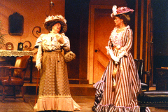 «Tailleur pour dames», Gisèle Schmidt, Marie-Christine Perreault, 1988. Photo: Léopold Rousseau