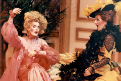 «Cent millions qui tombent», Markita Boies,  Marie-Thérèse Fortin, 1992 (photo : Léopold Rousseau)