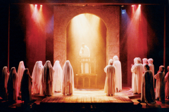 «Abélard et Heloîse», décor et photo de Paul Bussières, © Archives Paul Bussières, 1995
